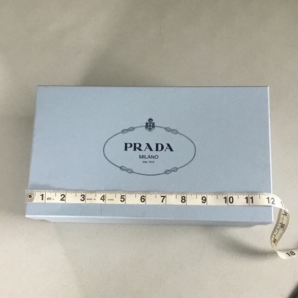 PRADA - Picture 10 of 15